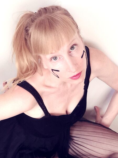 Elvira van Tilburg       (Mirusi Mergina)